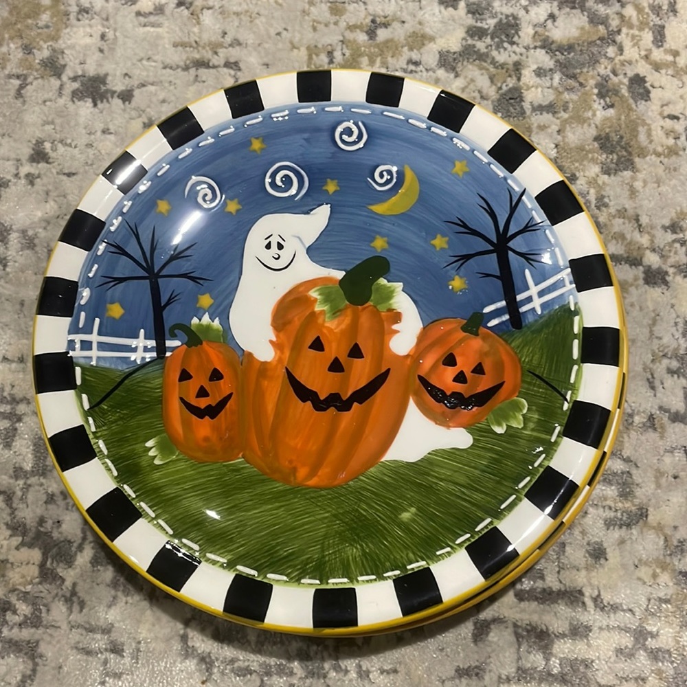 4 HALLOWEEN PLATES Black white checkerboard  NWT 81/2”